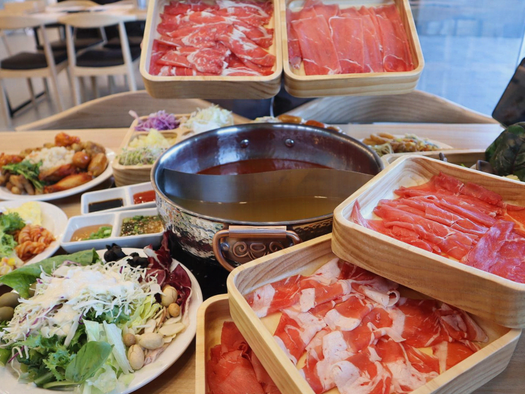  가산디지털단지 맛집, 아이와 함께 즐기는 샤브샤브와 다양한 샐러드바