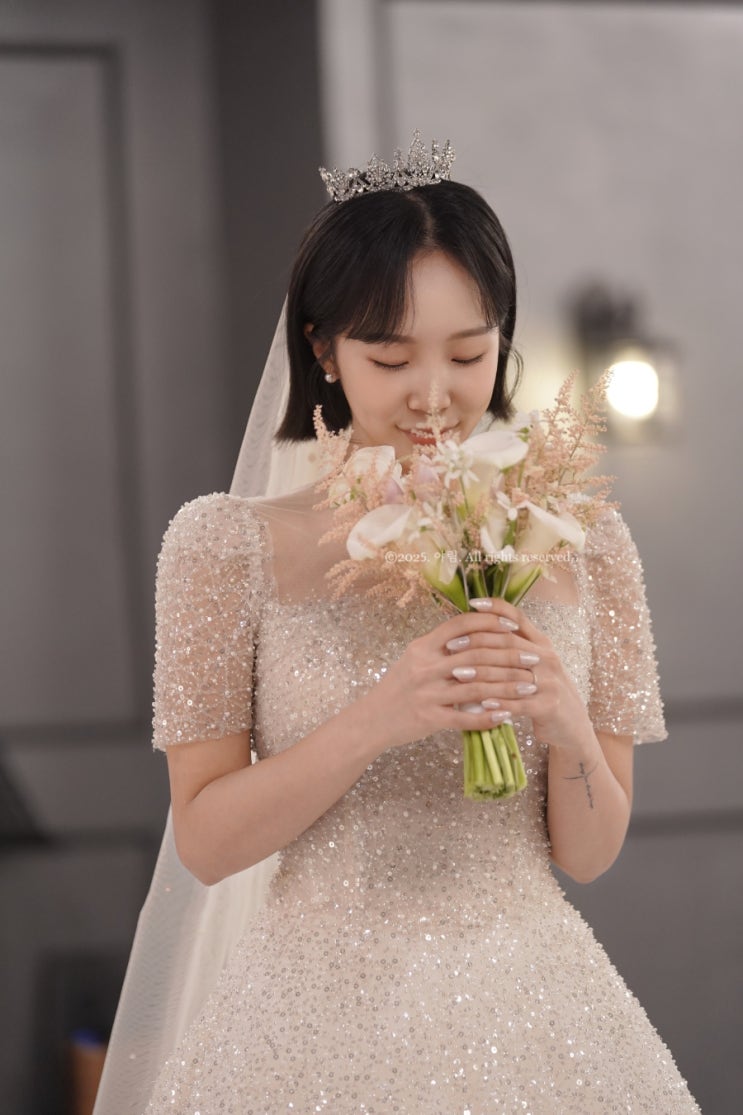  무의무플라워 튤립카라믹스 밝은홀 본식 부케 후기