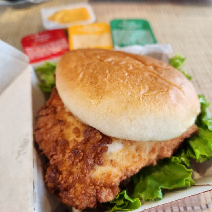  미국 칙필레 메뉴 칙필에이 소스 추천 주문방법 Chick fil a 치킨버거 가격 소스6종 리뷰