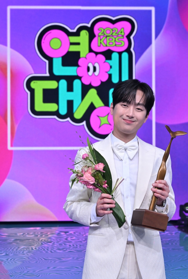  KBS 연예대상 이찬원 대상 수상자 명단 변기수 저격 정보 총정리_영어공부