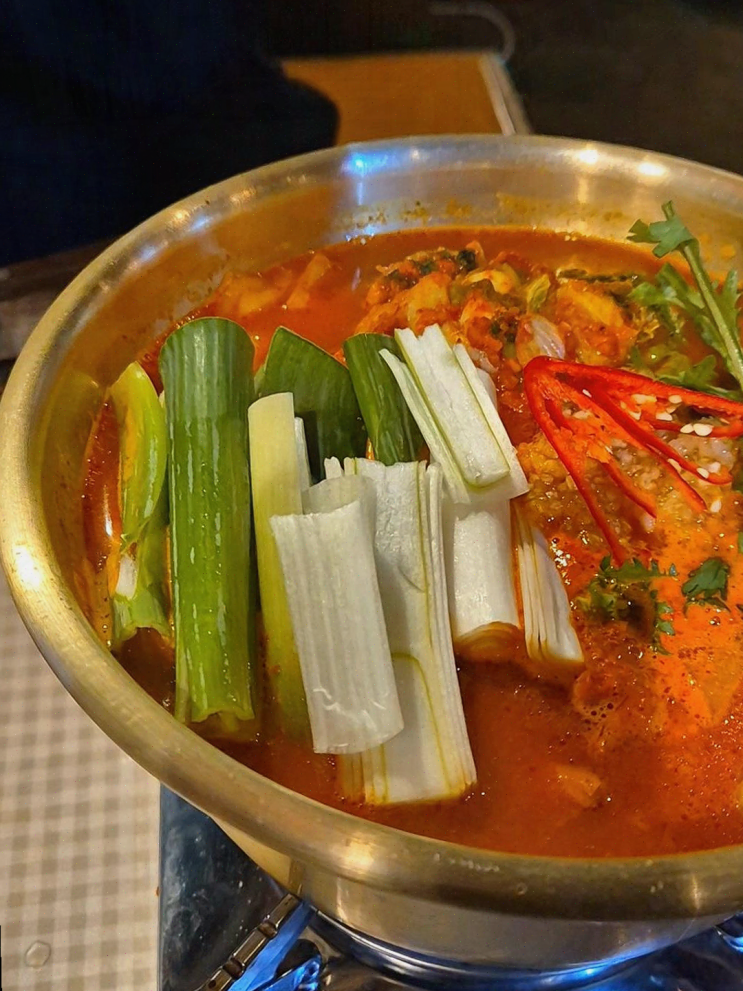  [맛집리뷰] 신당동 발라닭 신당본점, 대파크림발라와 해물떡볶이 완전 추천!