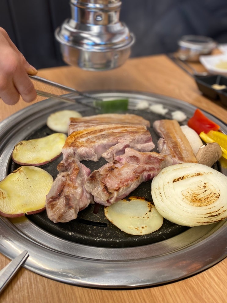  군산역맛집 고기구워주는 내흥동항아리 삼겹살 목살맛집 가족모임하기 좋은 금강하굿둑맛집