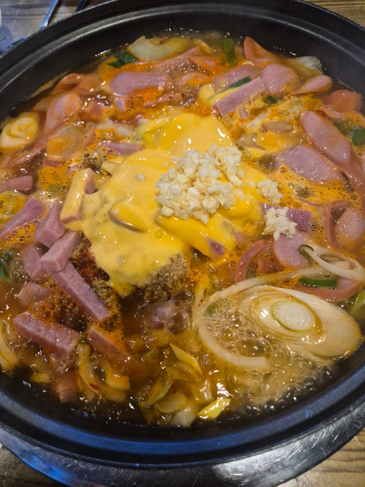  논현)직장인 점심메뉴 추천 - 칼칼한 부대찌개 찐 맛집 송탄부대찌개