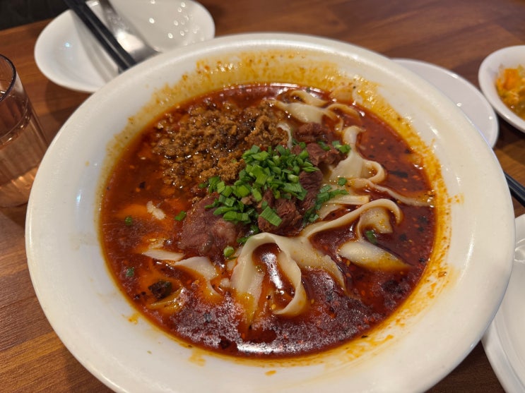  광화문의 얼얼한 마라맛이 인상적인 도삭면 맛집 <청화 우육도삭면> (산천식우육면, 어향가지덮밥, 수정달만두) 솔직 리뷰(재방문의사 없음)