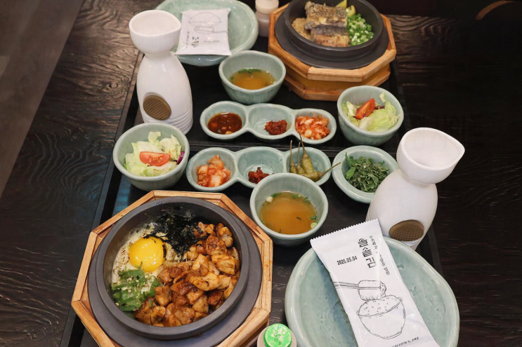 솔솥 구로지밸리점, 동료들과 함께한 맛있는 솥밥과 편리한 주차