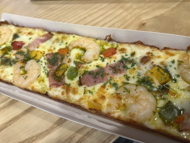  대전 관평동 맛집: 피자먹다에서 즐기는 바질쉬림프베이컨과 통통새우피자