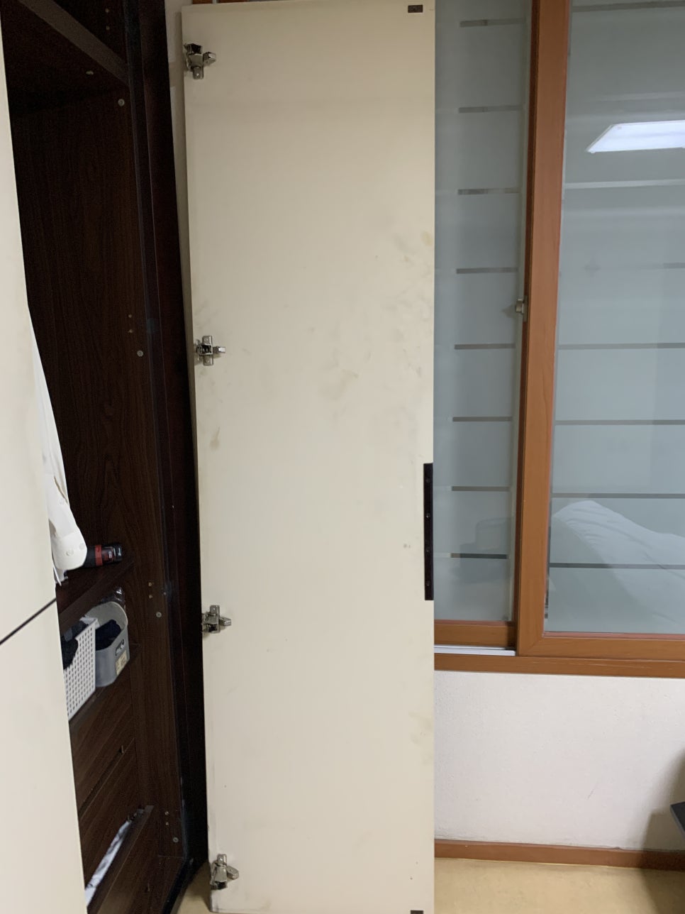 안양평촌 붙박이장 장롱 떨어진 경첩교체수리