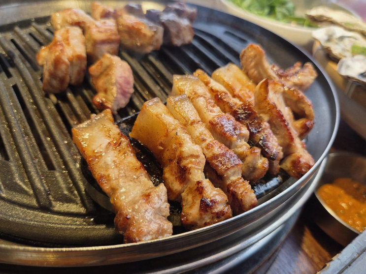  가족과 함께한 정왕동 맛집에서의 특별한 오겹살 체험, 함돈 정왕본점!