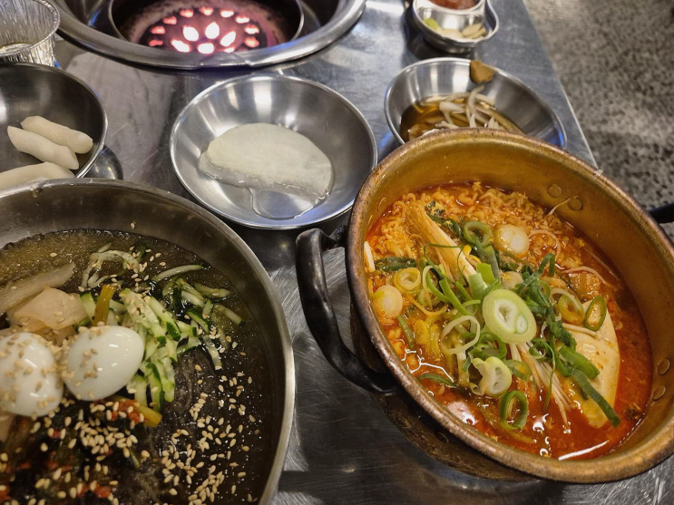  목포 김연탄, 친구들과의 연말 모임에서의 맛있는 고기와 편안한 분위기