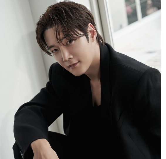 최진혁, 총 7개 도시 단독 亞투어 성료..’낮밤녀’ 흥행 열기... 