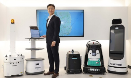 로봇,구독서비스/아주대,로봇손/챗GPT,기약없다/<b>이주호</b> "<b>AI</b>... 