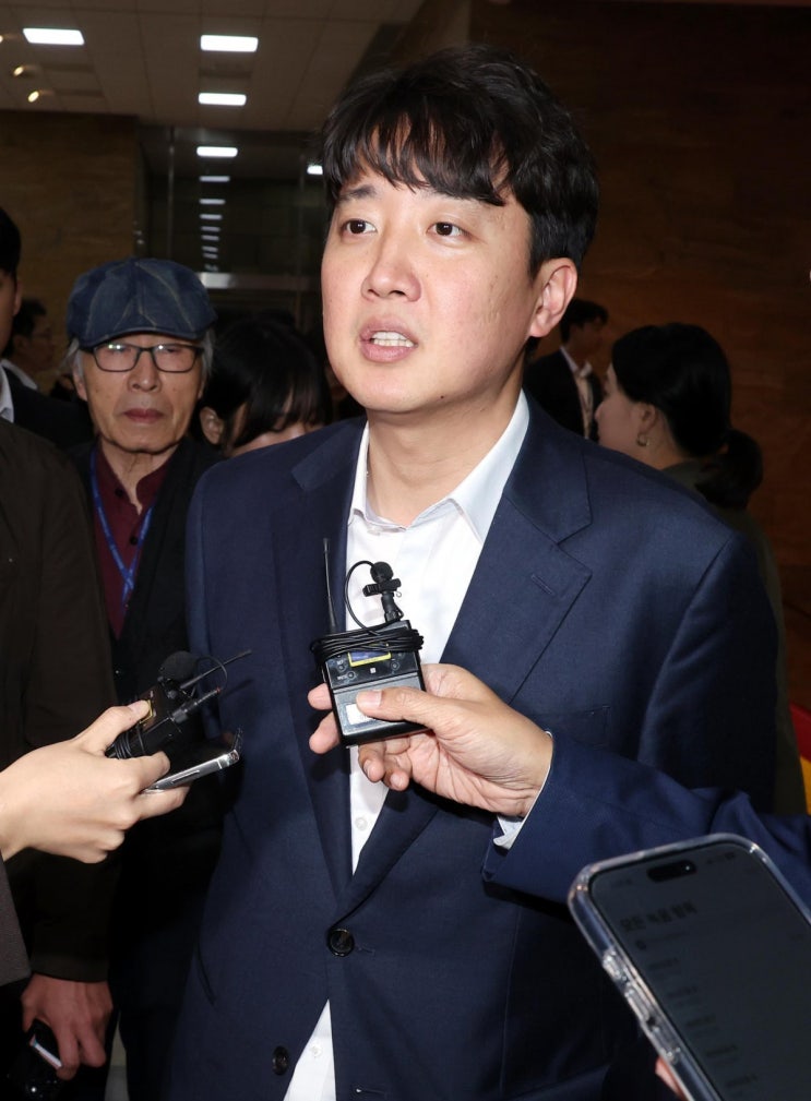 <b>조기대선</b> 몸풀기 들어간 보수…<b>홍준표</b> 이어 이준석도 <b>출마</b> 시사