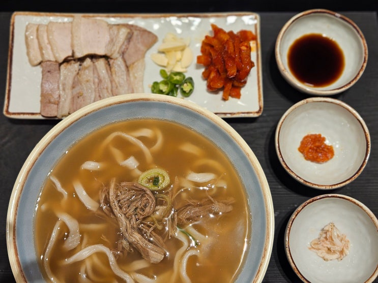  구로디지털단지 직장인들을 위한 간단 점심 추천 칼국수 보쌈 미쉐린 맛집 '밀본 구로 지벨리몰점'
