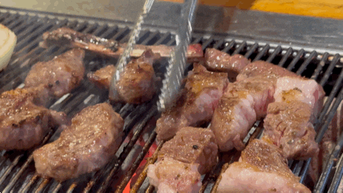  뜻밖에 양꼬치: 홍대에서 만나는 이색 양갈비 맛집