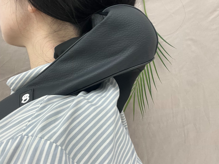  목 어깨 찜질팩 온열 기능과 휴대성이 좋아 편하게 사용한 후기