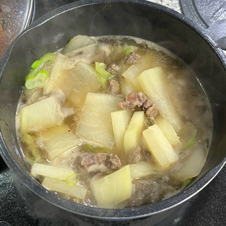  자취 요리 간단한 소고기 무국 만들기