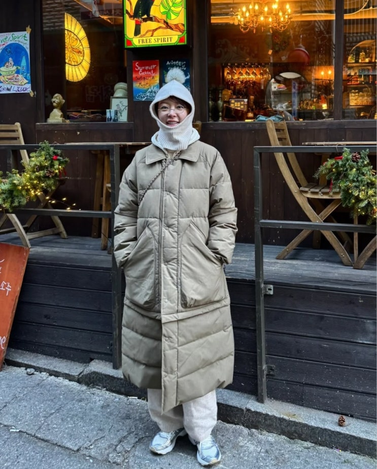 황정음의 겨울 패션: 에드호컨셉 마운틴 비 코트