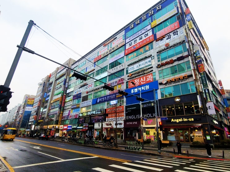  대전 둔산동 상가 임대 시청역 대로변 가시성 뛰어나고, 유동인구 및 상주인구 풍부합니다