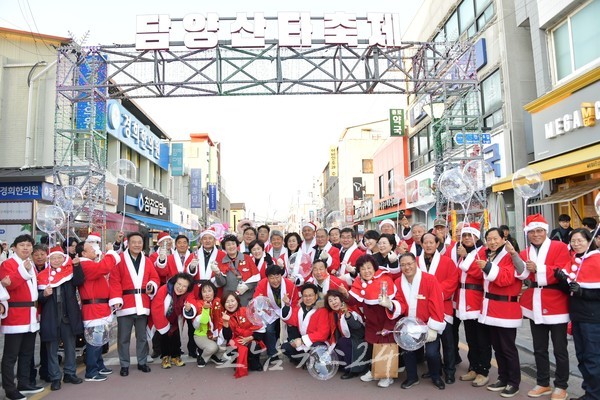 ‘중앙로 56, 겨울 마법으로의 초대’ 담양 산타축제, 화려한 거리 퍼레이드와 함께 개막