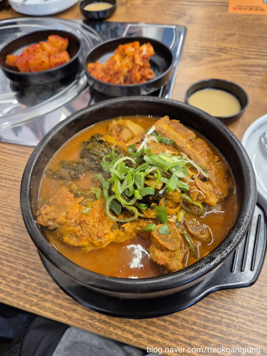 청년감자탕 영종운남점 사진 5