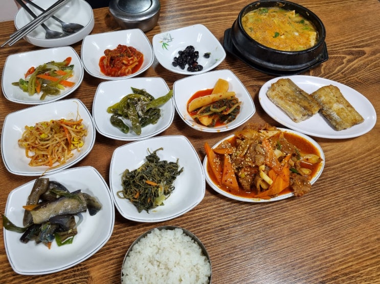  모란 아침식사 진수성찬 제육볶음 청국장 맛있는 노포 맛집