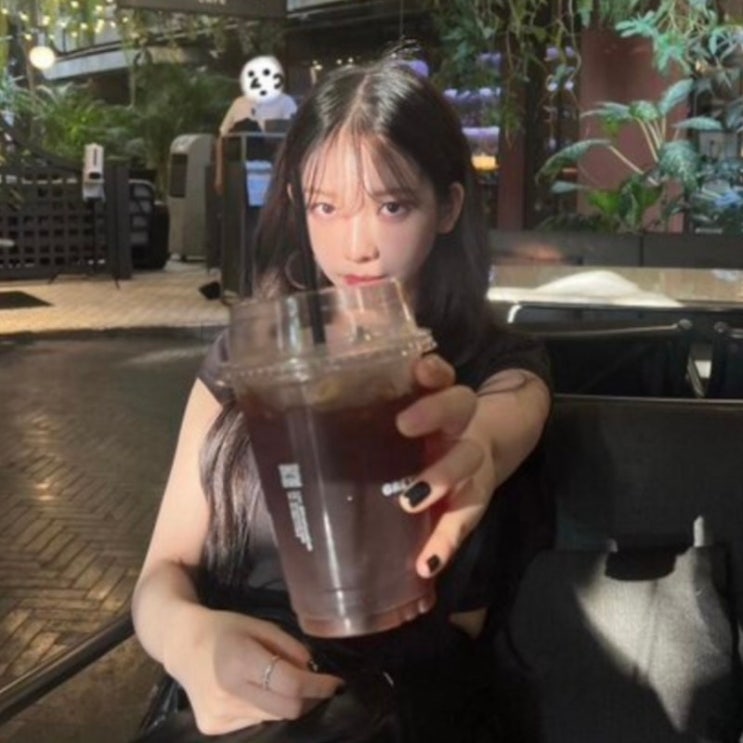 카리나 셀카로 가상 데이트 메리 크리스마스 망붕 카리나 셀카로 가상 데이트 메리 크리스마스 망붕
