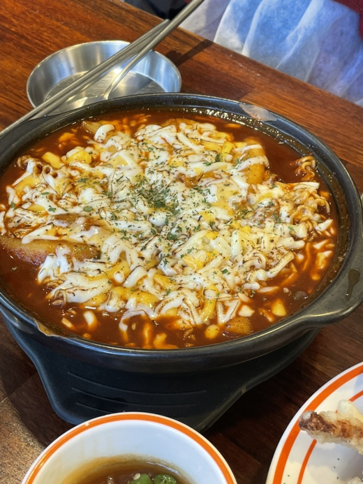  [연남 맛집] 그동네떡볶이 연남점 : 홍대입구 매콤달달불향 가득한 라볶이 맛집 내돈내산 n회차