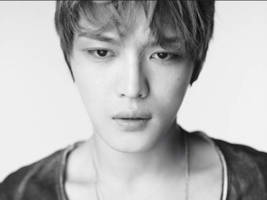 김재중의 나이와 프로필, 동방신기 멤버로서의 이야기 및 8명의 누나와 입양 배경까지! 영웅....