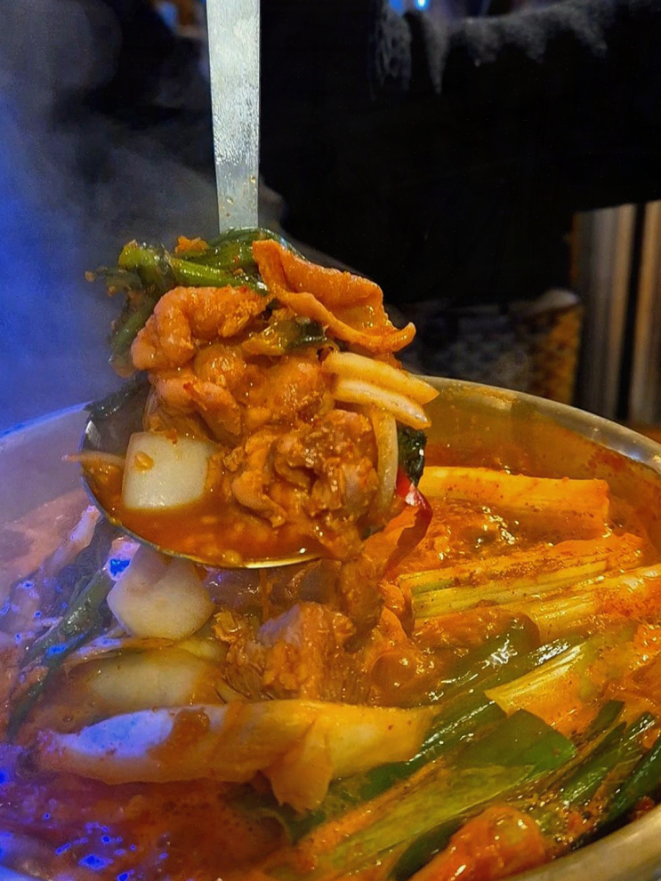 신당동 맛집 발라닭, 분위기 좋은 레트로 레스토랑에서의 특별한 만찬