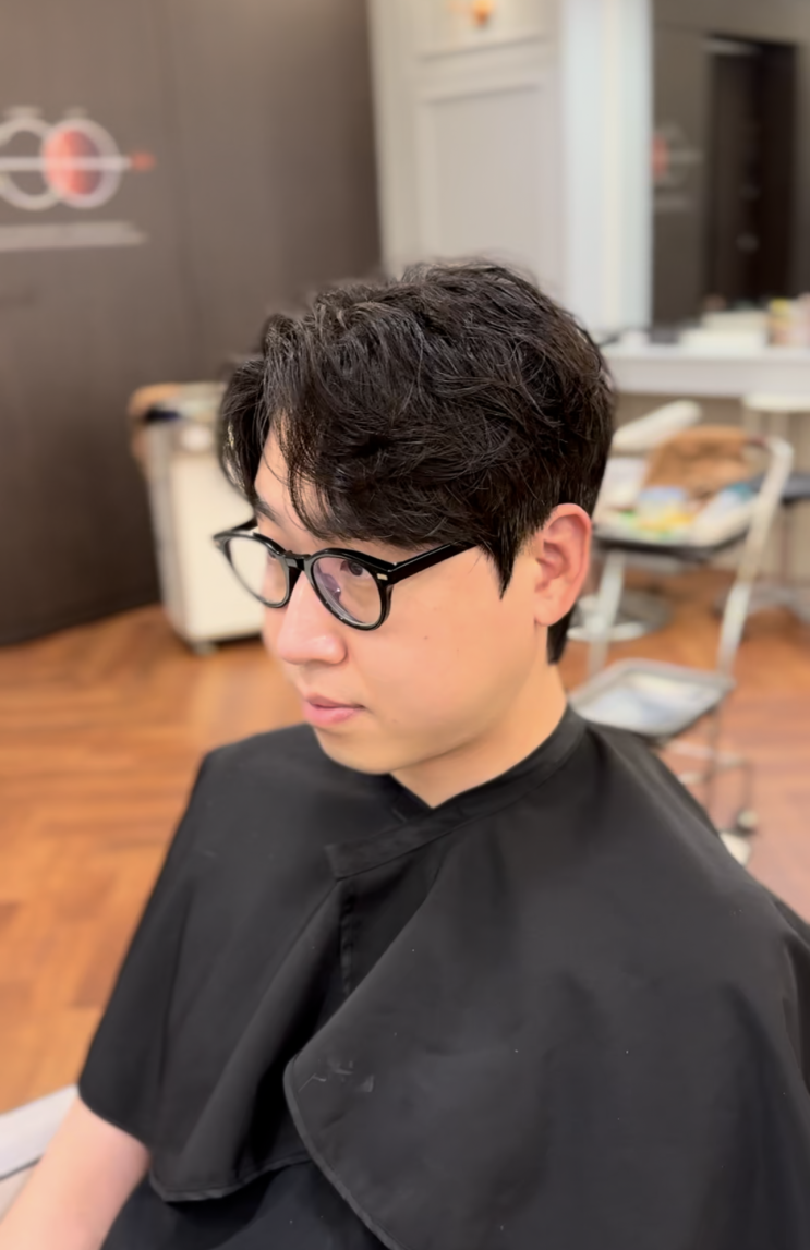 장지동 미용실의 슬림하고 세련된 남성 헤어스타일의 새로운 기준, 리프컷