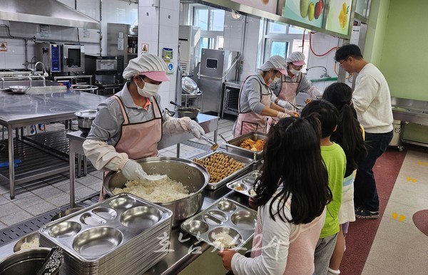  전남도, 2025년 학교급식 식품비 총 1천651억..학생 1식당 전년보다 400원 인상