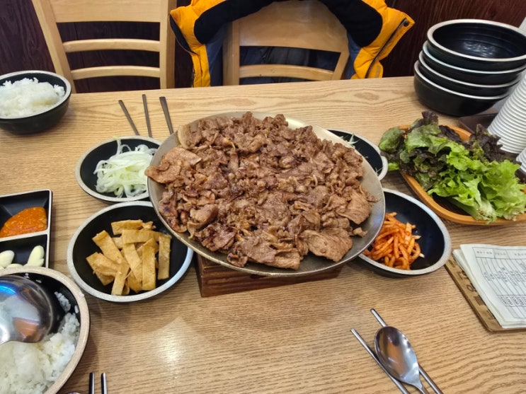  보통저수지 밥집 아이랑 가기 좋은 안녕불백 식당