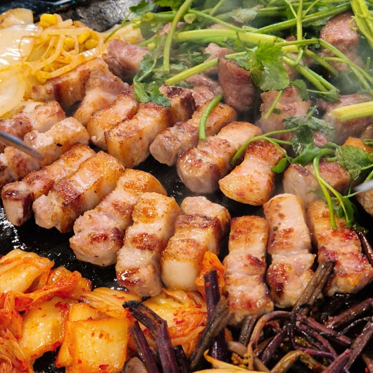  서울 고깃집 구의맛집 직접 구워주는 상구네 솥뚜껑삼겹살 구의점