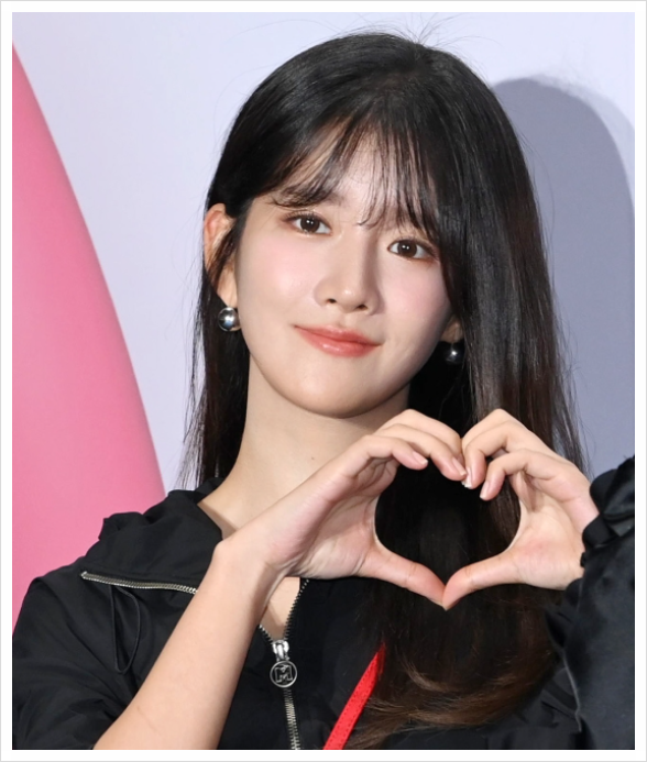 우주소녀 엑시, 드라마 '이혼보험' 캐스팅! 배우 활동 가속화하며 새로운 매력 발산