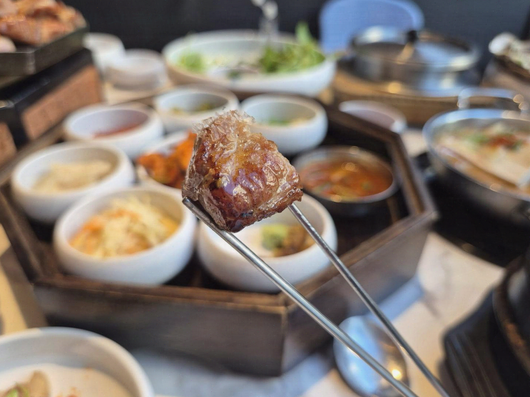  함돈 배곧직영점, 친구들과 특별한 고기 맛집에서 반찬에 감동