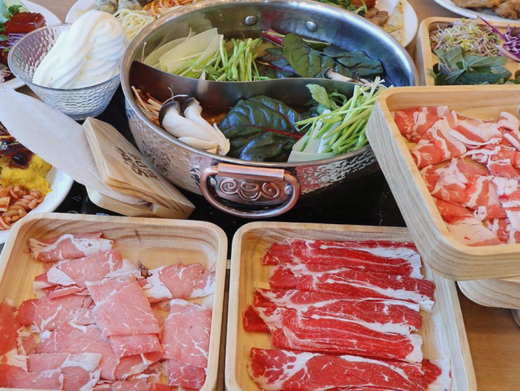  버팔로윙과 미나리삼겹살, 특별한 날의 호텔식 샤브뷔페! 샤브올데이 순천조례점