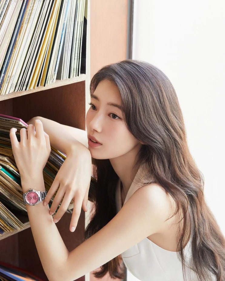  30대 여성의 예물로 핫한 여자 명품 브랜드 론진의 대표모델 콘퀘스트 손목 메탈 시계 추천 w. 수지