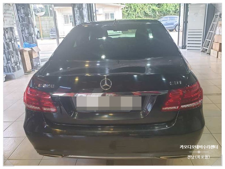  벤츠 E220 2014년식 순정모니터 화면 백화현상으로 확인해 보니 NTG-4500ce 제품 고장으로 나타나는 증상 수리 완료
