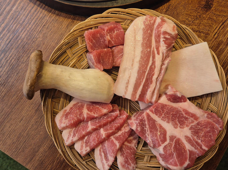  아이들과 함께 초대하는 정왕동의 특별한 고기 맛집, 함돈 정왕본점