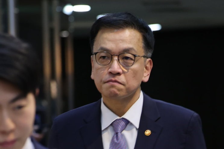 <b>한덕수 탄핵</b> 후 <b>최상목</b>, 경제<b>부총리</b>가 대통령 권한대행으로... 