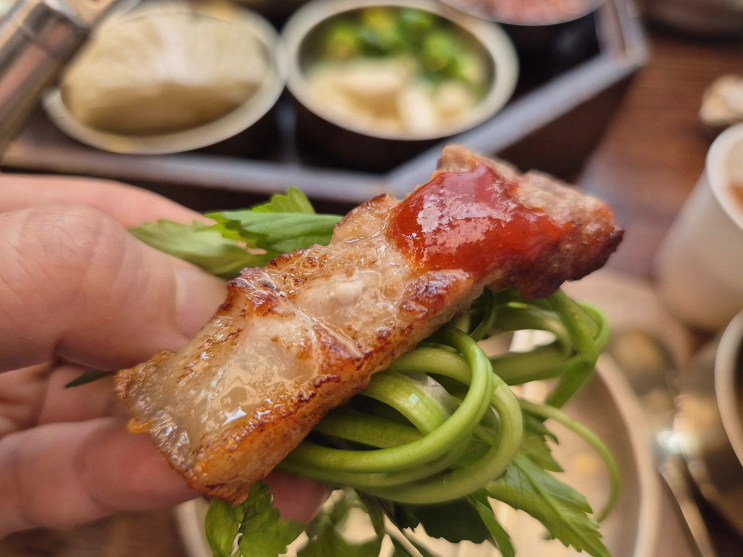  정왕동의 특별한 맛집 함돈 정왕본점, 고기와 깊은 맛의 조화