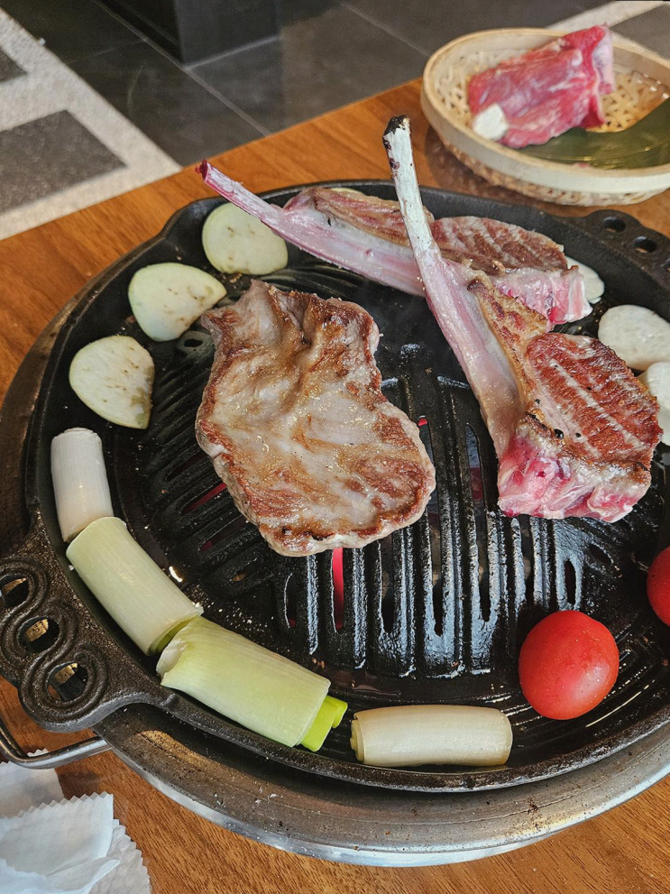  양고기 맛집 구램에서 열정적인 브레이크타임 후의 편안한 서비스