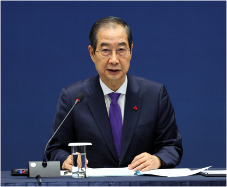총리 거쳐 <b>계엄</b> 건의했다는 김용현…한덕수 "<b>허위사실</b>,법적 대응"