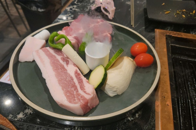  구로디지털단지역맛집 프리미엄 얼룩돼지 후기