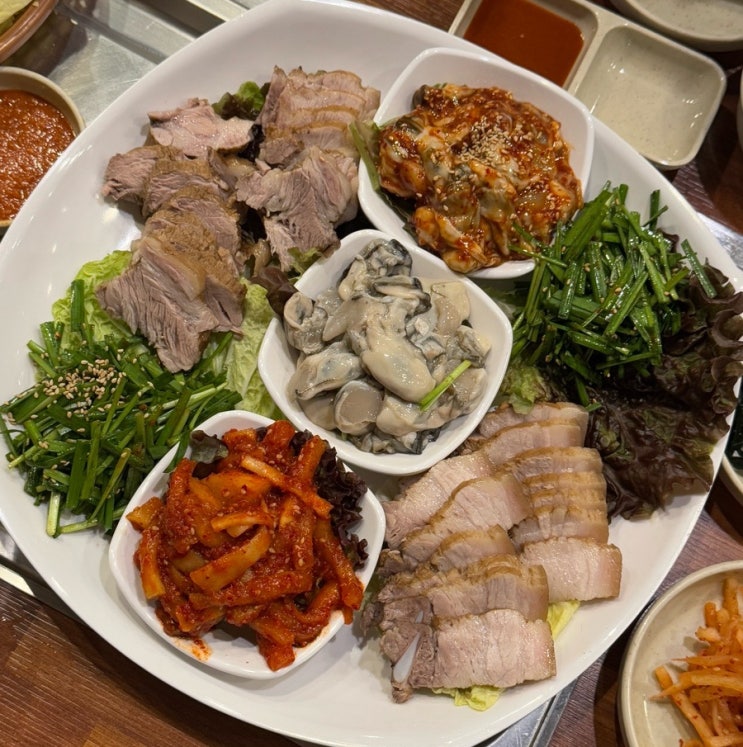  부천 상동 [여수굴집]  굴보쌈 맛집