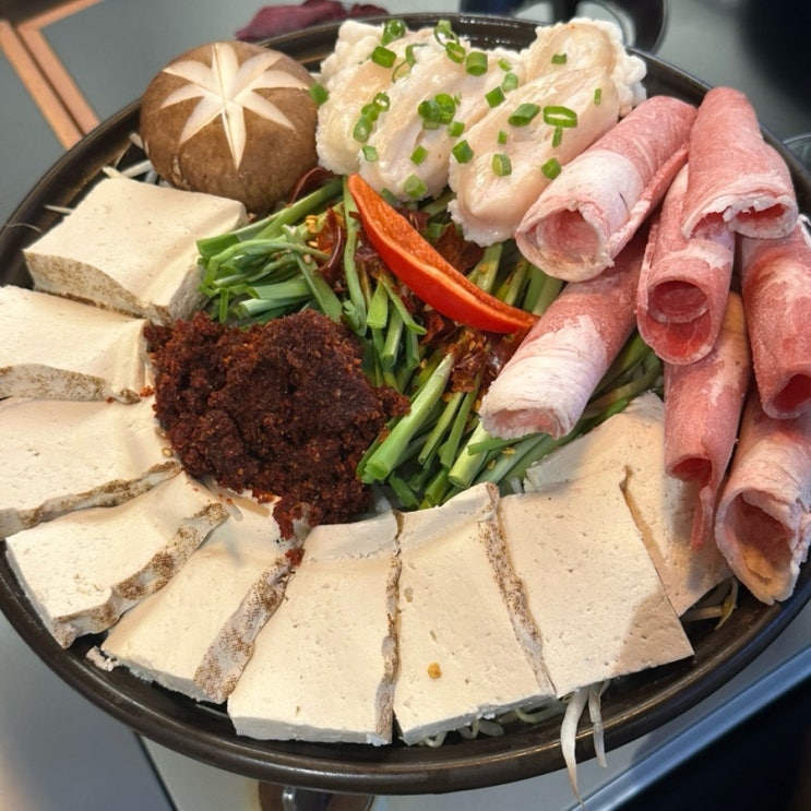  강남맛집 라스트춘선 내돈내산 솔직후기 묵은지참치말이 한우 모츠나베
