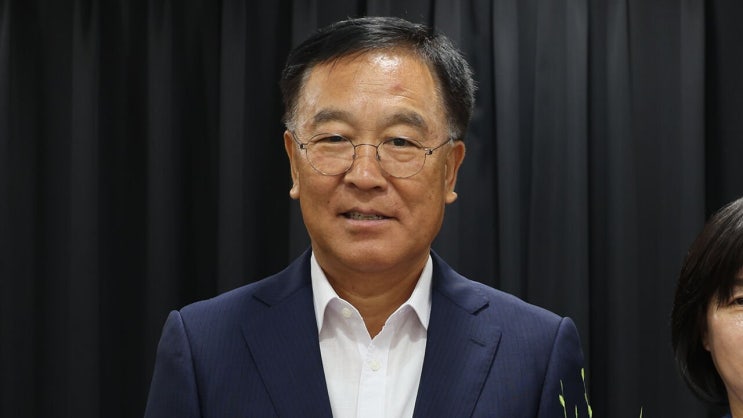 <b>양양군수</b> <b>김진하</b>, 중대한 혐의로 <b>구속</b>영장 청구 - 성비위 및... 