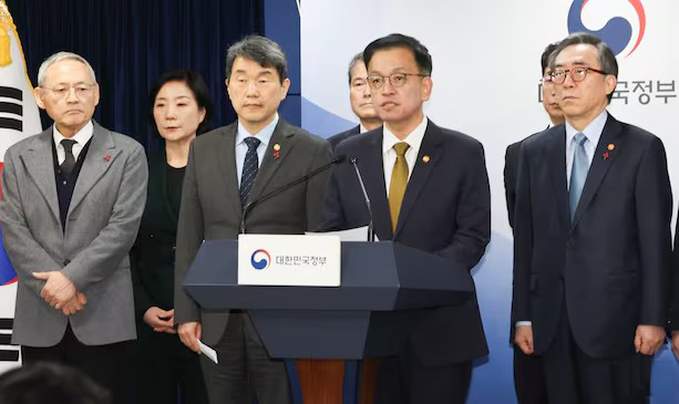 이재명 "오늘 <b>한덕수 탄핵</b>... 어떤 반란과 역행도 제압"