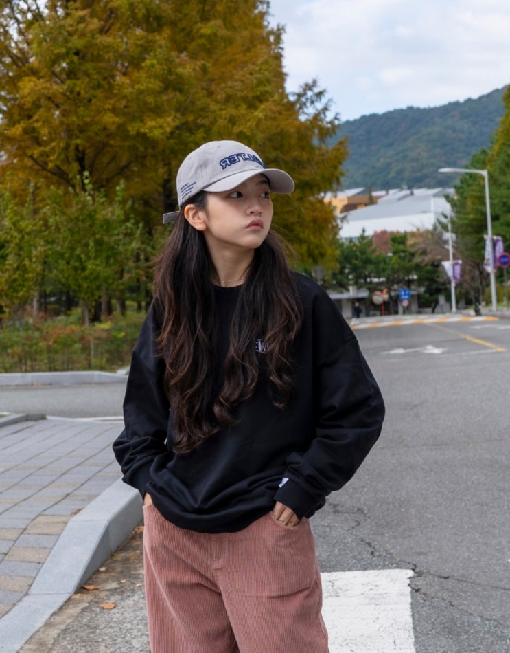  인플루언서 캐주얼룩 추천, 패딩 이너로 좋은 브랜드 '얼터' 스웻셔츠