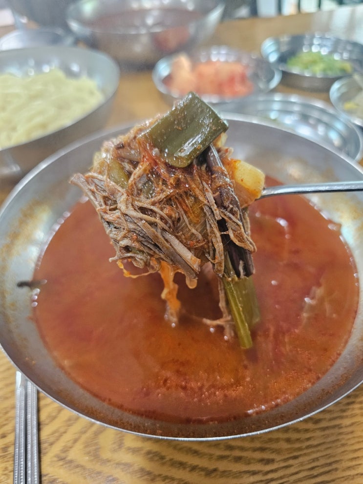  현지인이 더 좋아하는 양평 파육칼은 육개장 칼국수 맛집이더라